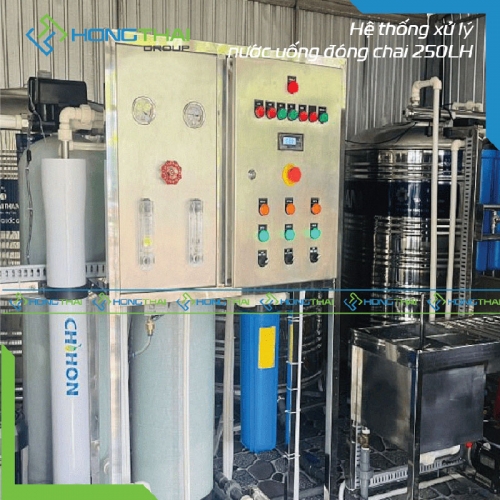 Hệ thống xử lý nước uống đóng chai 250 l/h